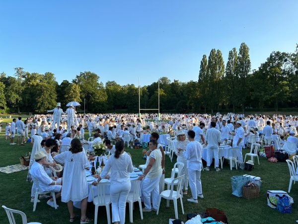 Grand dîner en BLANC 2024 – Stade Français – Parc de Saint Cloud